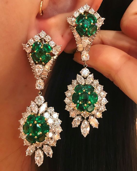 Bespoke simulated diamond Travel Jewellery by Ratnali Jewels