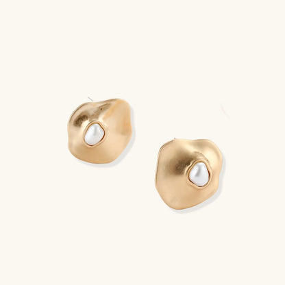 Flow Pearl Studs