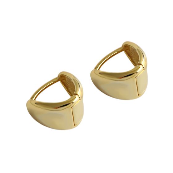 Soft Triangle Hoop Earrings in 925 sterling silver. Rounded triangular curves give petite hoops a geometric twist.